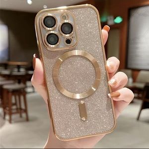Glitter Magnetic Suction Charging Phone Case For IPhone14 Plus